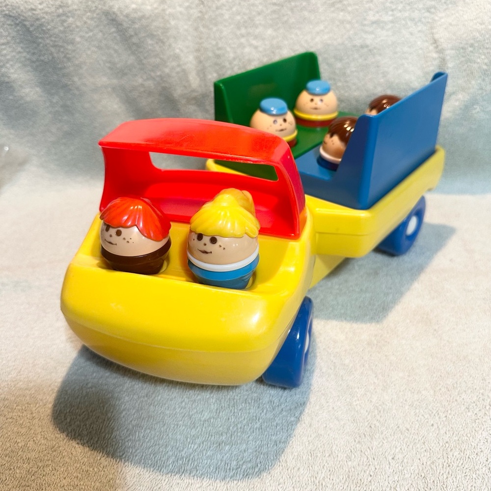Vintage 1985 Little Tikes Toddle Tots Change Around School Bus Truck 6 People